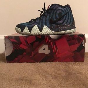 Nike Kyrie 4 Black Laser Fuchsia 6.5 Men’s